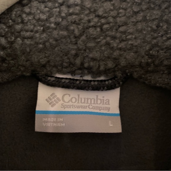 Columbia women’s large Uphill Edge Fleece Full-Zip Pullover NWT
$90 MSRP! - Picture 4 of 6